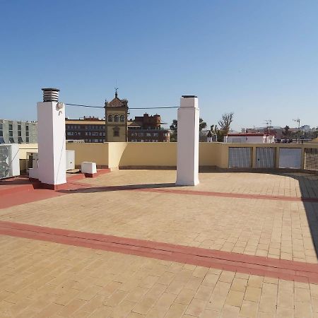 Misterhost San Bernardo Jardines De Murillo Севиля Екстериор снимка