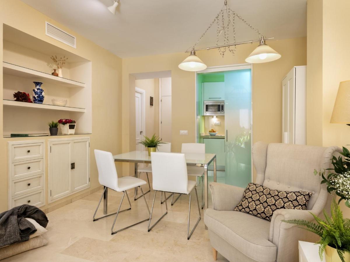 Misterhost San Bernardo Jardines De Murillo Севиля Екстериор снимка