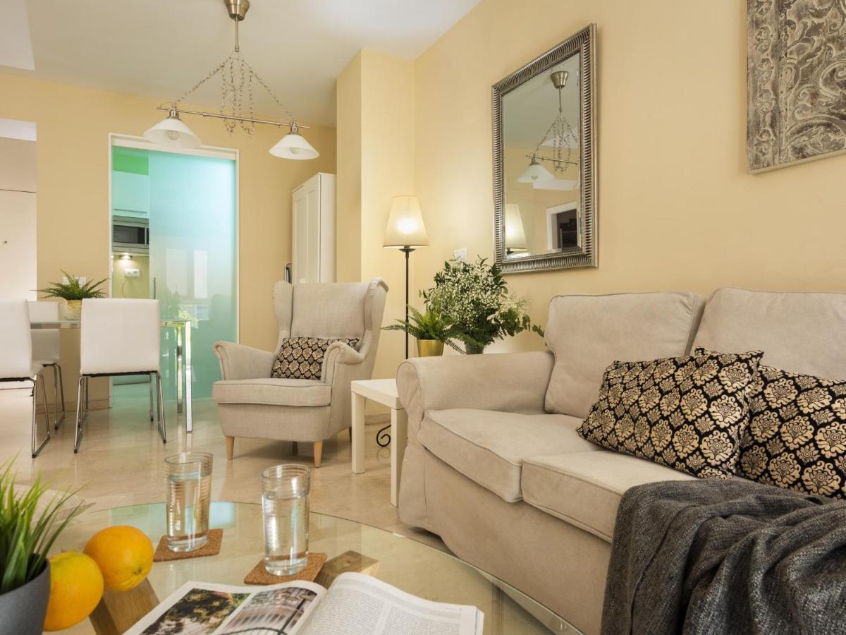 Misterhost San Bernardo Jardines De Murillo Севиля Екстериор снимка